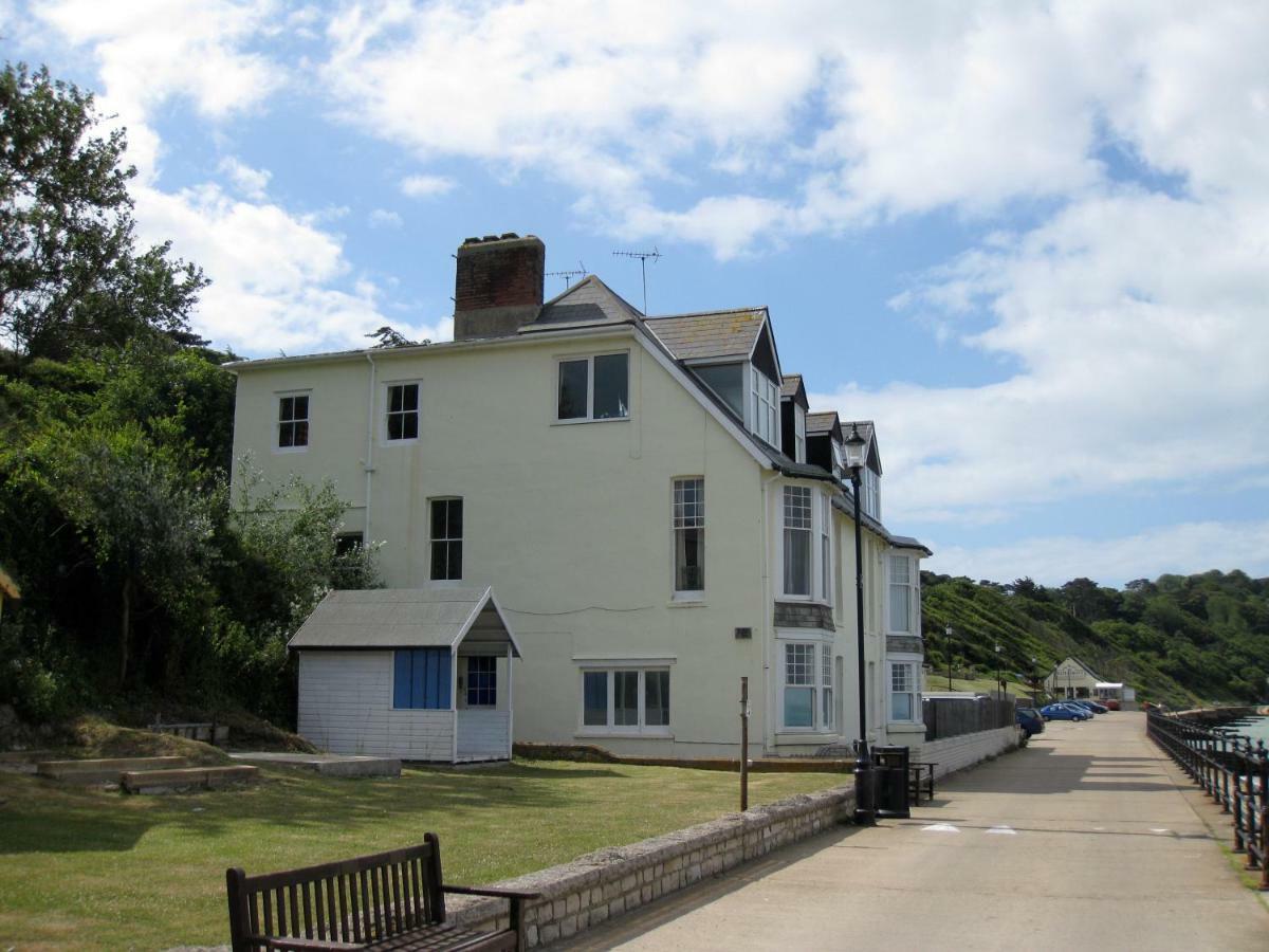 Promenade Apartment With Own Beach Hut Totland Rum bild